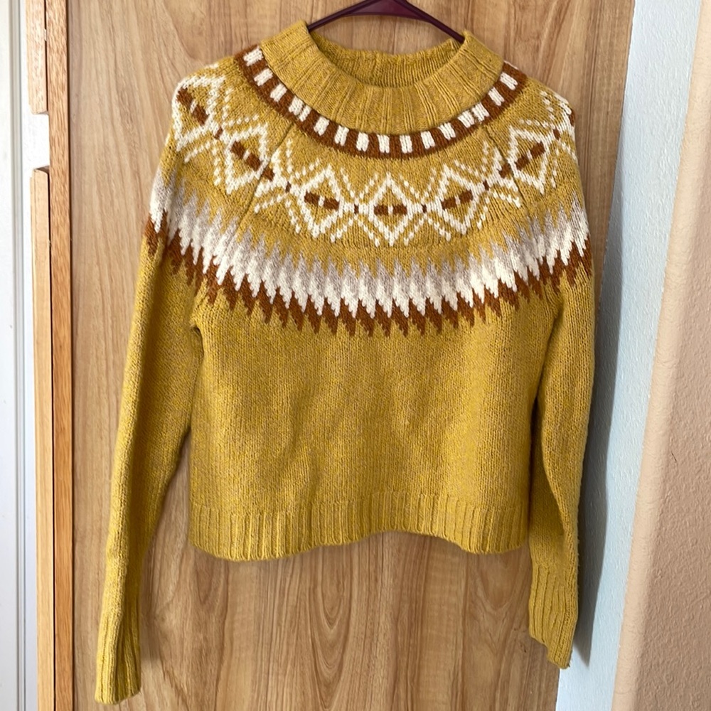 American Eagle Sweater